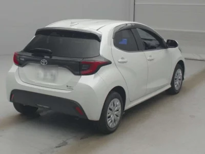 Toyota YARIS  с аукциона в Японии