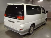 Nissan ELGRAND лот № 17 оценка 3  с аукциона в Японии 1