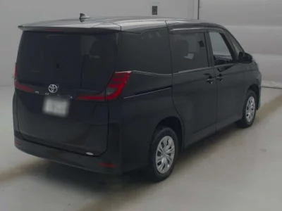 Toyota NOAH  с аукциона в Японии