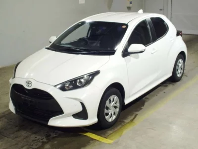 Toyota YARIS  с аукциона в Японии