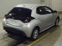 Toyota YARIS лот № 6041 оценка RA  с аукциона в Японии 1