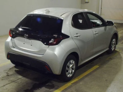 Toyota YARIS  с аукциона в Японии