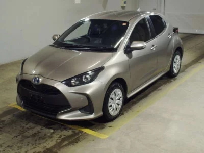 Toyota YARIS  с аукциона в Японии