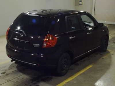 Mazda VERISA  с аукциона в Японии