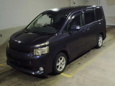 Toyota VOXY  с аукциона в Японии