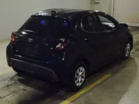 Toyota YARIS лот № 6053 оценка 3  с аукциона в Японии 1