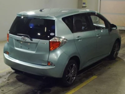 Toyota RACTIS  с аукциона в Японии