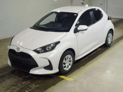 Toyota YARIS  с аукциона в Японии