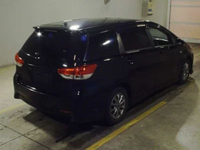 Toyota WISH  с аукциона в Японии