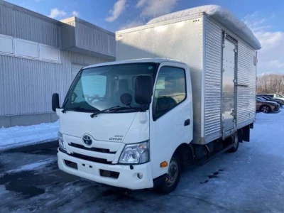 Toyota DYNA  с аукциона в Японии
