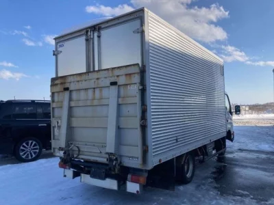 Toyota DYNA  с аукциона в Японии