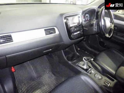 Mitsubishi OUTLANDER PHEV