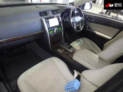 Toyota MARK X  с аукциона в Японии