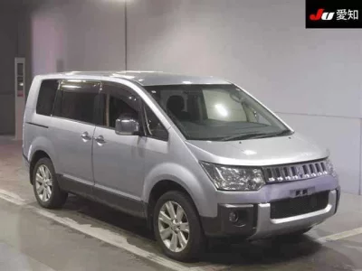 Mitsubishi DELICA D5  с аукциона в Японии