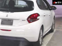 Peugeot 208 лот № 30052 оценка 3  с аукциона в Японии 7