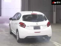 Peugeot 208 лот № 30052 оценка 3  с аукциона в Японии 1