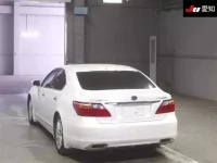 Lexus LS лот № 30199 оценка R  с аукциона в Японии 1