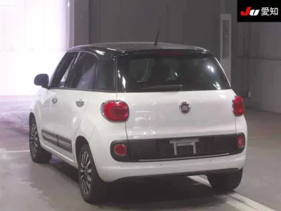 Fiat 500L  с аукциона в Японии