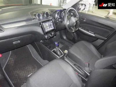 Suzuki SWIFT  с аукциона в Японии