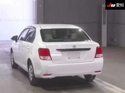 Toyota COROLLA AXIO  с аукциона в Японии
