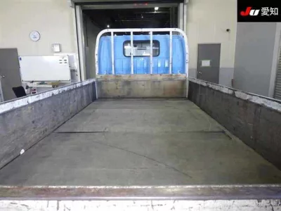 Toyota DYNA  с аукциона в Японии