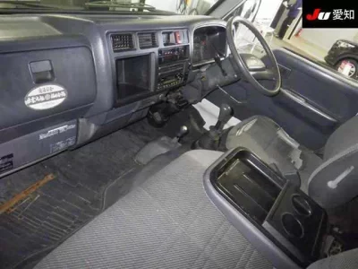 Toyota DYNA  с аукциона в Японии