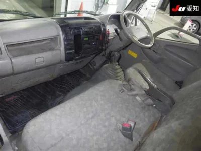 Toyota DYNA  с аукциона в Японии