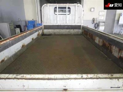 Toyota DYNA  с аукциона в Японии