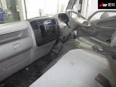 Toyota DYNA  с аукциона в Японии