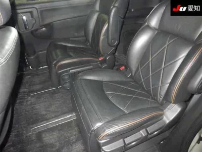 Nissan ELGRAND  с аукциона в Японии