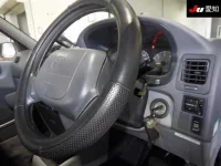 Toyota GRANVIA лот № 30366 оценка 3.5  с аукциона в Японии 4