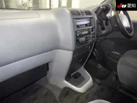 Toyota GRANVIA лот № 30366 оценка 3.5  с аукциона в Японии 2