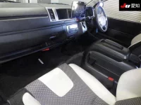 Toyota HIACE VAN лот № 4334 оценка 3.5  с аукциона в Японии 2