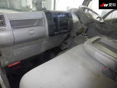 Toyota DYNA  с аукциона в Японии