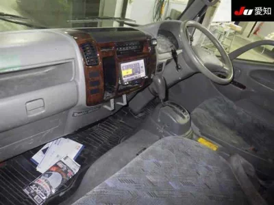 Toyota DYNA  с аукциона в Японии