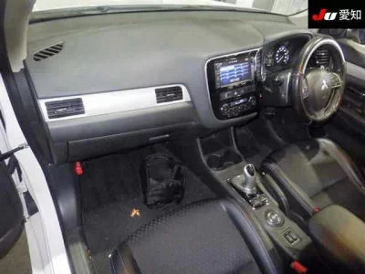 Mitsubishi OUTLANDER PHEV