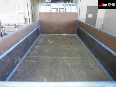 Toyota DYNA  с аукциона в Японии