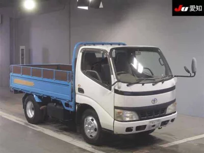 Toyota DYNA  с аукциона в Японии