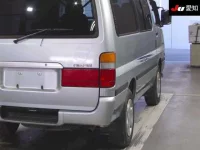 Toyota HIACE VAN лот № 7119 оценка 3  с аукциона в Японии 7