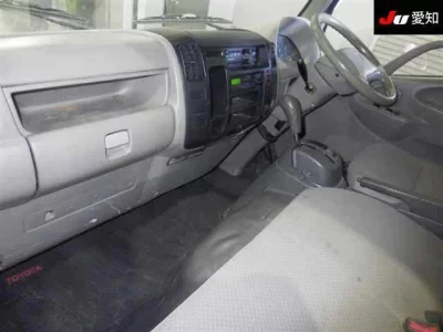 Toyota DYNA  с аукциона в Японии