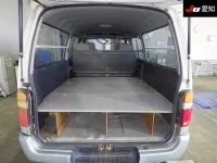 Toyota HIACE VAN лот № 7124 оценка 3  с аукциона в Японии 3