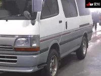 Toyota HIACE VAN лот № 7124 оценка 3  с аукциона в Японии 6
