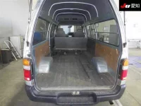 Toyota HIACE VAN лот № 7123 оценка 3.5  с аукциона в Японии 3