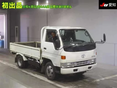 Toyota DYNA  с аукциона в Японии