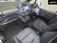 Toyota VOXY лот № 230 оценка 3  с аукциона в Японии 2