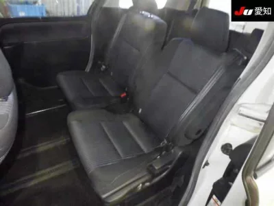 Toyota VOXY  с аукциона в Японии