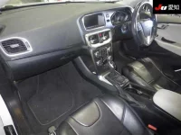 Volvo V40 лот № 30745 оценка 3  с аукциона в Японии 2