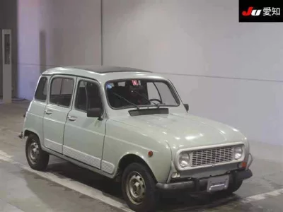 Renault 4  с аукциона в Японии