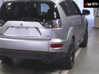 Mitsubishi OUTLANDER лот № 30687 оценка R  с аукциона в Японии 7