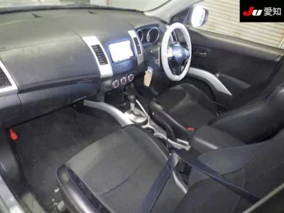 Mitsubishi OUTLANDER  с аукциона в Японии